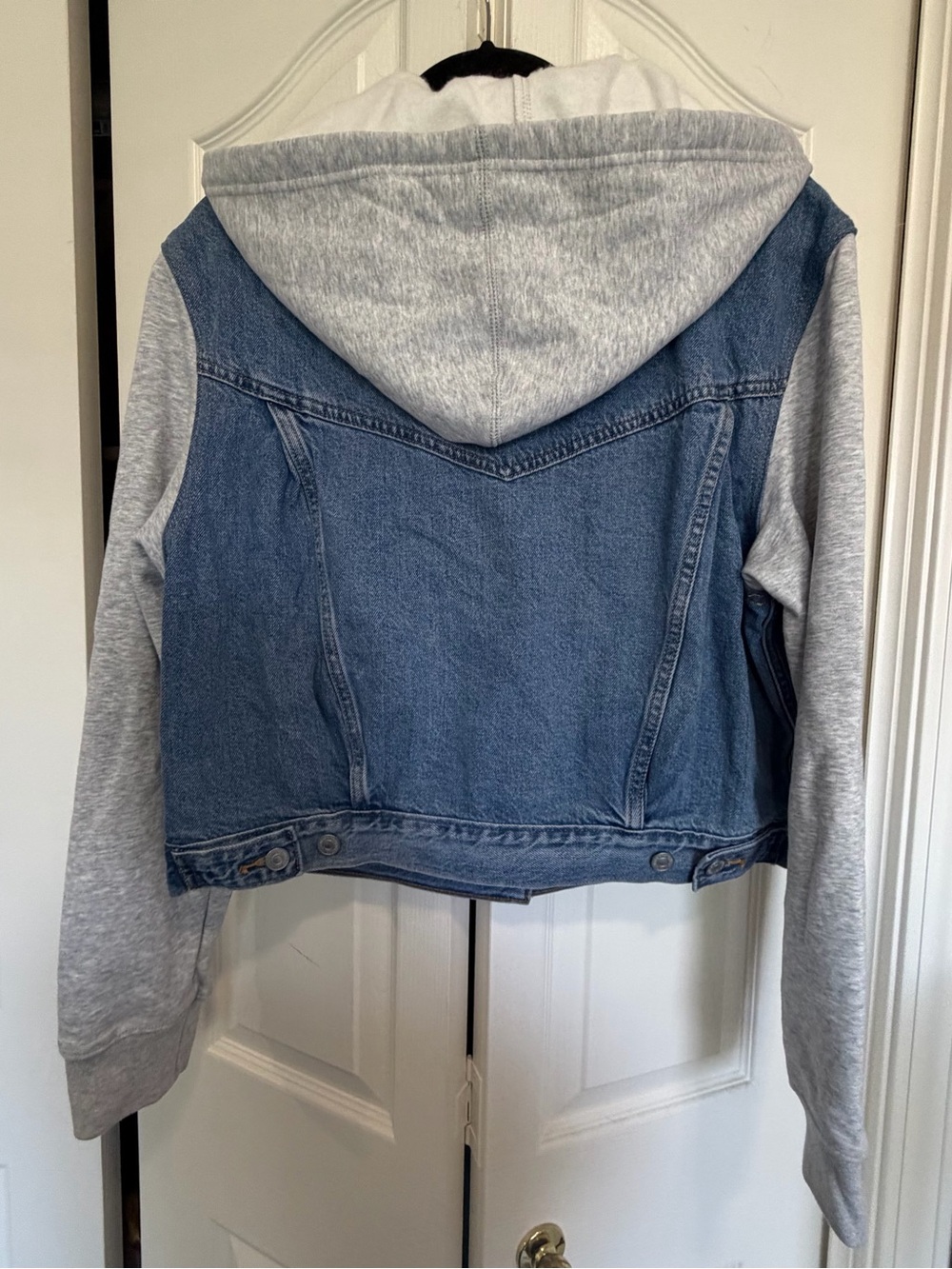 Levi's Light Blue Denim Jacket with Grey Hood - Picture 2 of 3